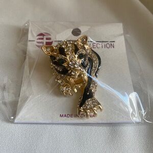 Tiger pin gold tone and black with rhinestones